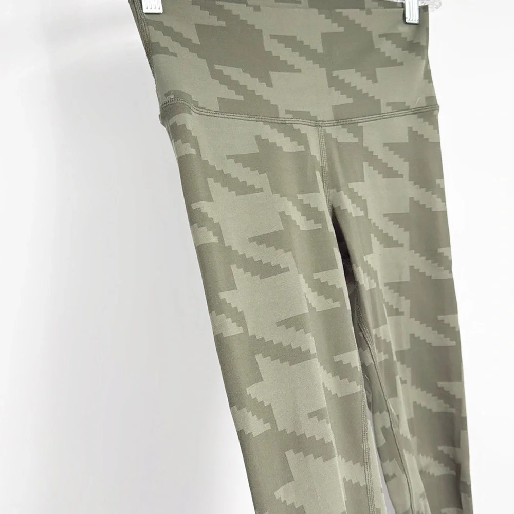 Alo Airbrush Leggings in Jungle Green Houndstooth size XS